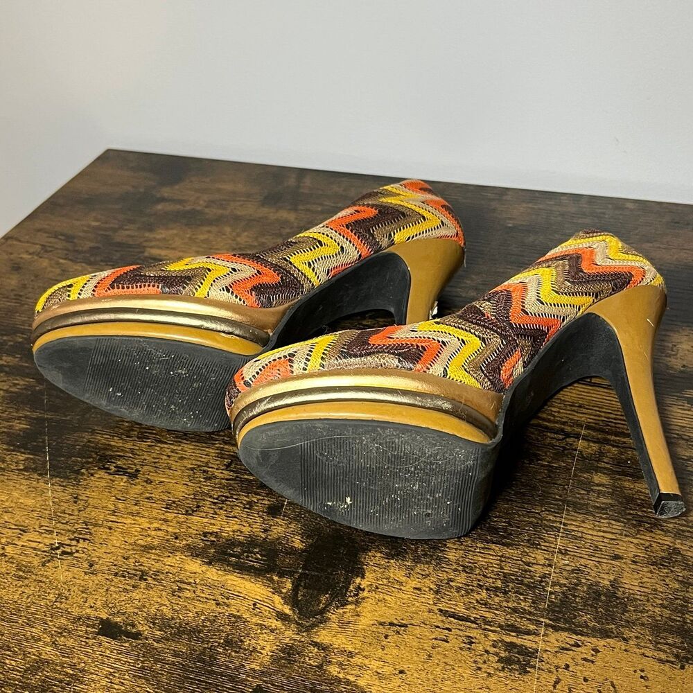 Promiscuous Women’s Platform Pumps Heels Size 8 Multicolor Chevron Fall - Picture 8 of 9